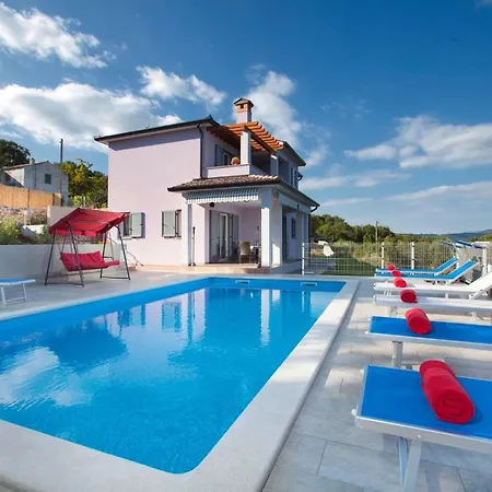 Vila Mirta In Crni