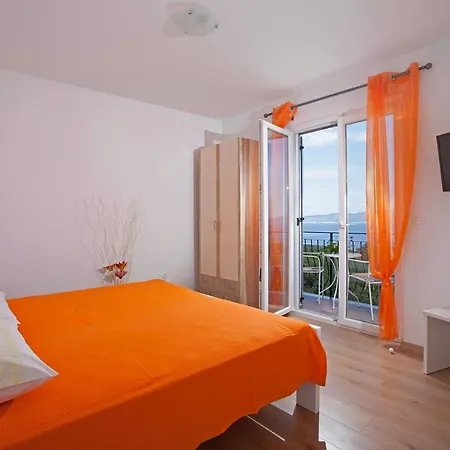 Mirta In Crni Villa