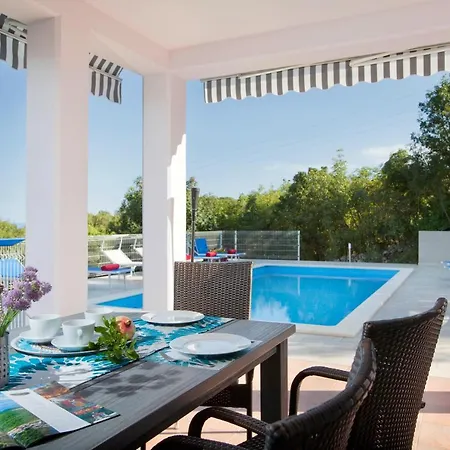 Villa Mirta In Crni *