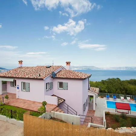 Mirta In Crni Villa *